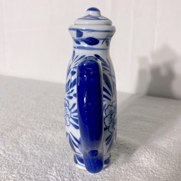 Vintage Blue White Ceramic Floral Donut Shaped Teapot - Picture 6 of 13